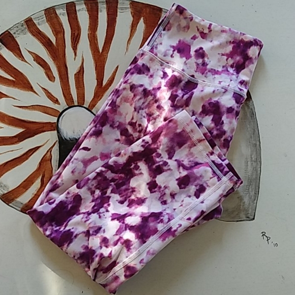 Old Navy Pants - Old Navy Active Go-Dry fuscia cropped legg…